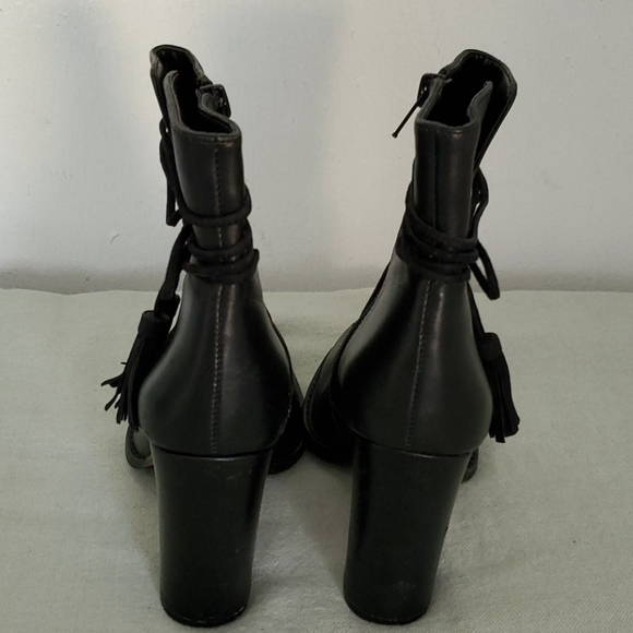 Vince Camuto " Garrit" Leather Booties Size 7M - Picture 2 of 5